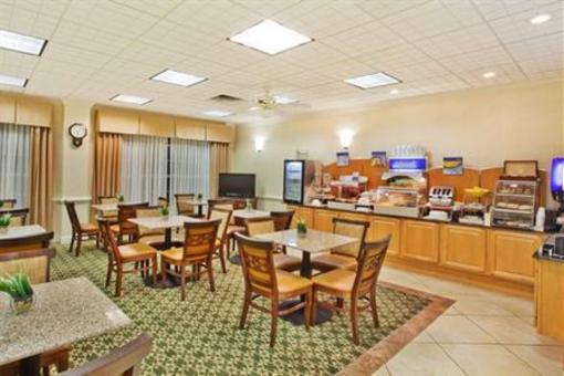 фото отеля Holiday Inn Express Fayetteville