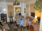 фото отеля Aunt Beas Little White House B&B
