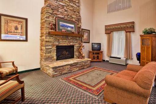 фото отеля Holiday Inn Express Hiawassee