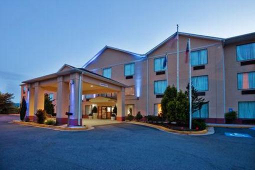 фото отеля Holiday Inn Express Hiawassee