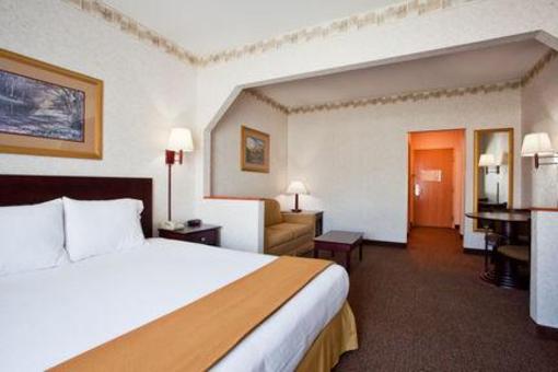 фото отеля Holiday Inn Express Hiawassee