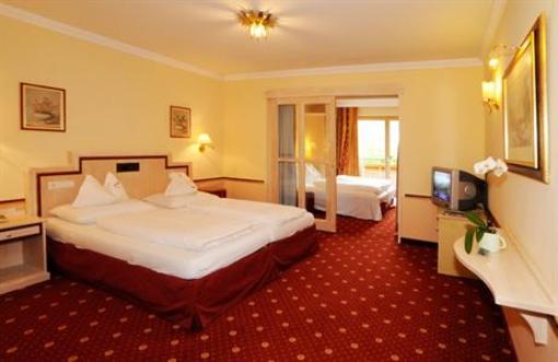 фото отеля Felsenhof Hotel Flachau