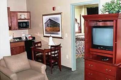 фото отеля The Governor Dinwiddie Hotel & Suites