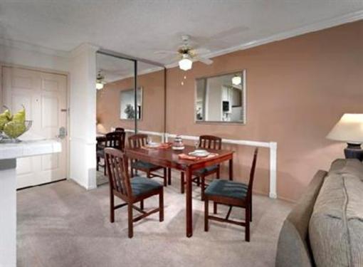 фото отеля Oakwood Apartments Marina Del Rey