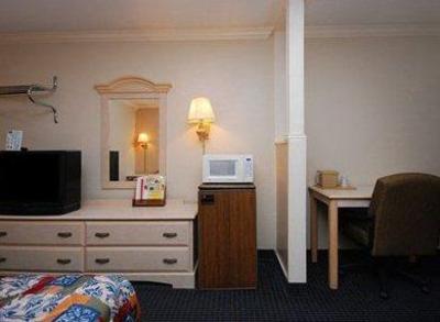 фото отеля Econo Lodge Inn & Suites Fiesta Park