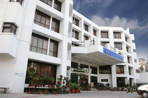 фото отеля Pacific Hotel Dehradun