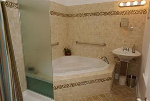 фото отеля Ray's Bucktown Bed and Breakfast