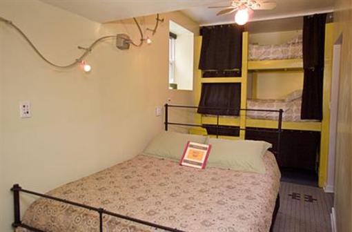 фото отеля Ray's Bucktown Bed and Breakfast