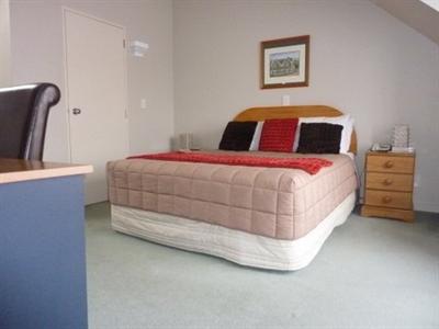 фото отеля Bush Inn Court Motel