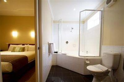 фото отеля BEST WESTERN Lake Inn