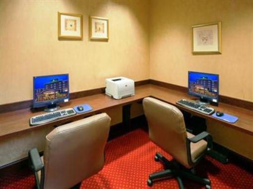 фото отеля Holiday Inn Chantilly - Dulles Expo