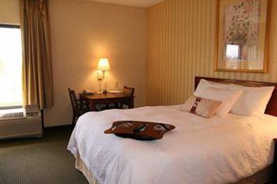 фото отеля Hampton Inn Waynesboro / Stuarts Draft