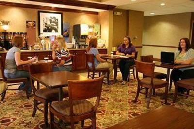 фото отеля Hampton Inn Waynesboro / Stuarts Draft