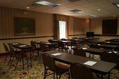 фото отеля Hampton Inn Waynesboro / Stuarts Draft