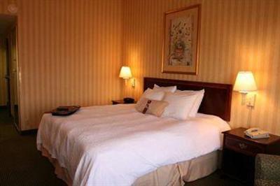 фото отеля Hampton Inn Waynesboro / Stuarts Draft