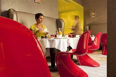 фото отеля Hotel Le Petit Paris