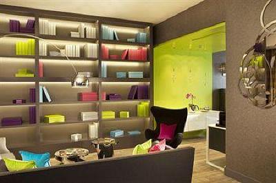 фото отеля Hotel Le Petit Paris