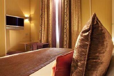фото отеля Hotel Le Petit Paris