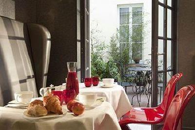 фото отеля Hotel Le Petit Paris