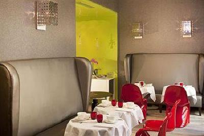 фото отеля Hotel Le Petit Paris