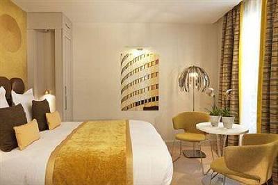 фото отеля Hotel Le Petit Paris