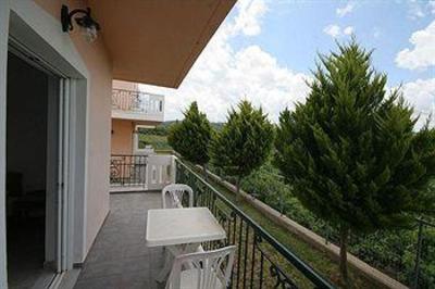 фото отеля Mediterranean Studios Apartments