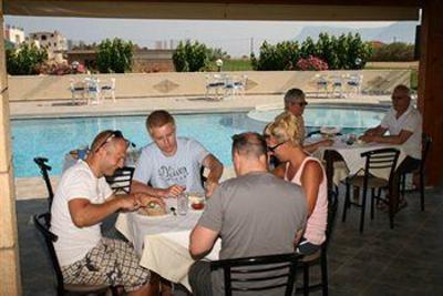 фото отеля Mediterranean Studios Apartments