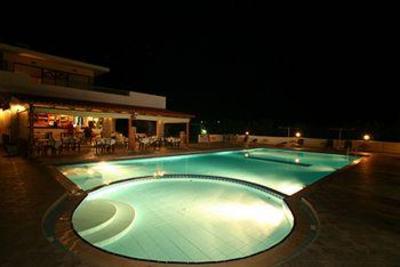 фото отеля Mediterranean Studios Apartments