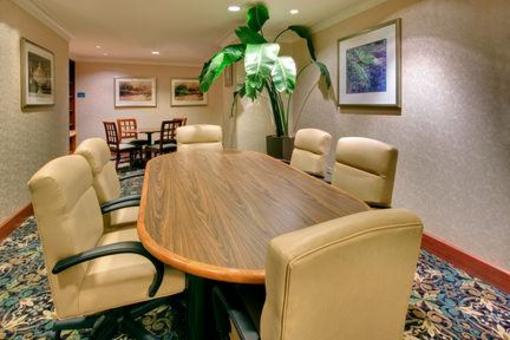 фото отеля Staybridge Suites Chicago Oakbrook Terrace