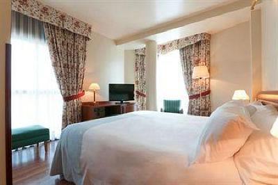 фото отеля Tryp Rey Pelayo Hotel