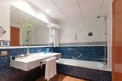 фото отеля Tryp Rey Pelayo Hotel