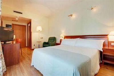 фото отеля Tryp Rey Pelayo Hotel