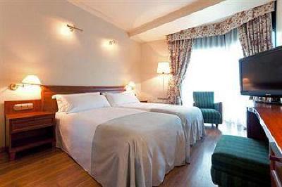 фото отеля Tryp Rey Pelayo Hotel