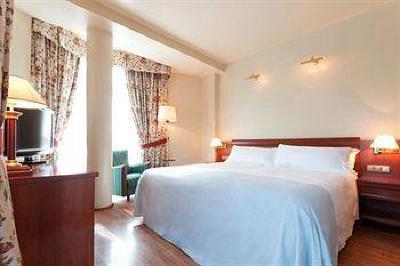 фото отеля Tryp Rey Pelayo Hotel