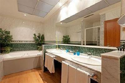 фото отеля Tryp Rey Pelayo Hotel