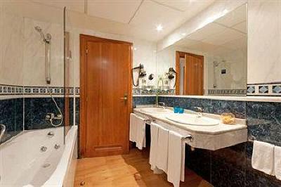 фото отеля Tryp Rey Pelayo Hotel
