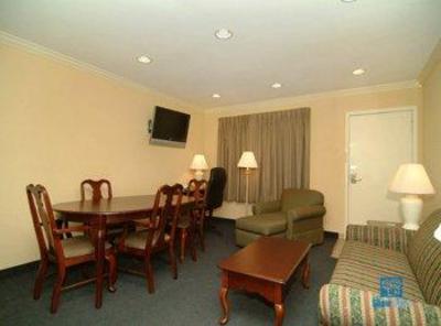 фото отеля BEST WESTERN Forest Inn