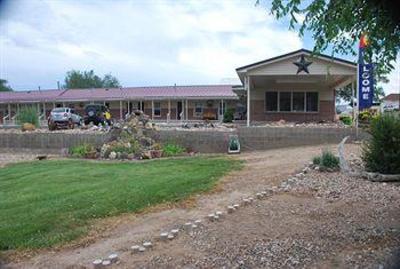 фото отеля Cowboy Country Inn