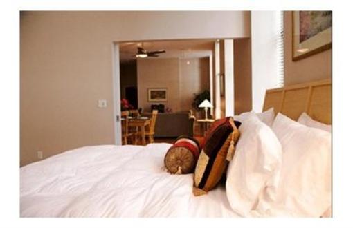 фото отеля Sunshine Suites La Jolla