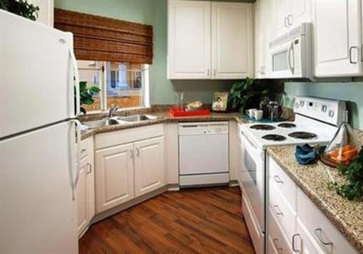 фото отеля Sunshine Suites La Jolla