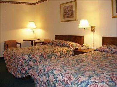 фото отеля Red Carpet Inn Hillsville