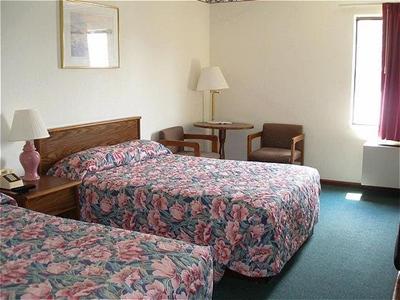 фото отеля Red Carpet Inn Hillsville