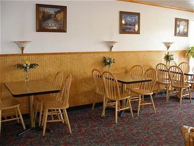 фото отеля Red Carpet Inn Hillsville