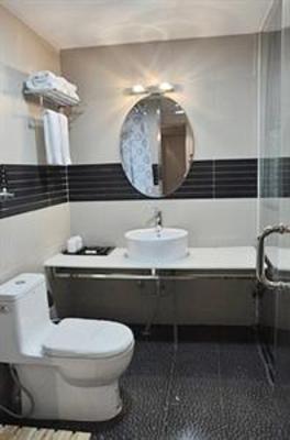 фото отеля Super 8 Hotel Yinchuan Qirong Qing He Bei Jie