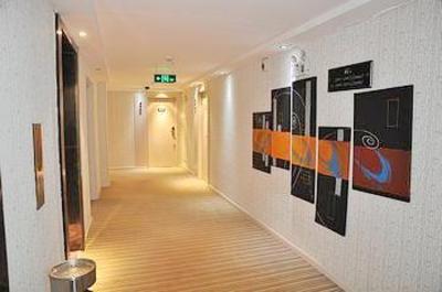 фото отеля Super 8 Hotel Yinchuan Qirong Qing He Bei Jie