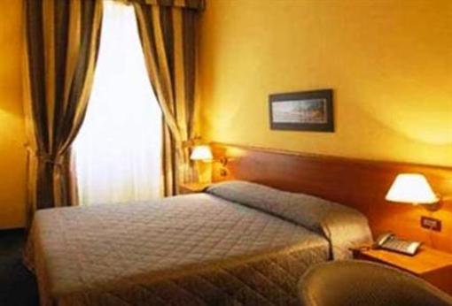 фото отеля Frontier Inn