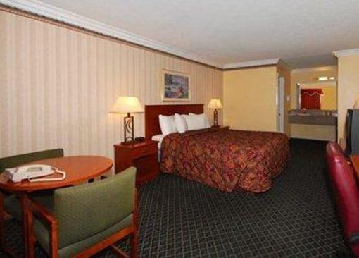 фото отеля Rodeway Inn & Suites Canyon Lake