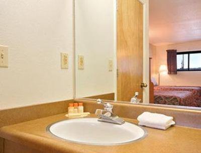 фото отеля Travelodge Lemoore