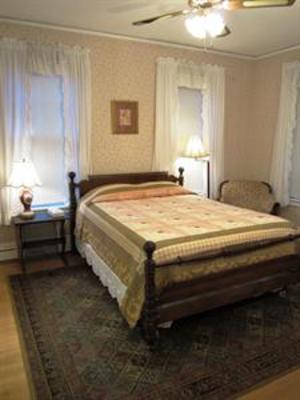 фото отеля Mount Greylock Inn