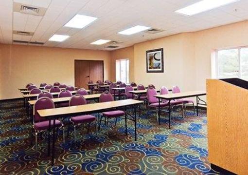фото отеля Quality Inn Brunswick (Ohio)